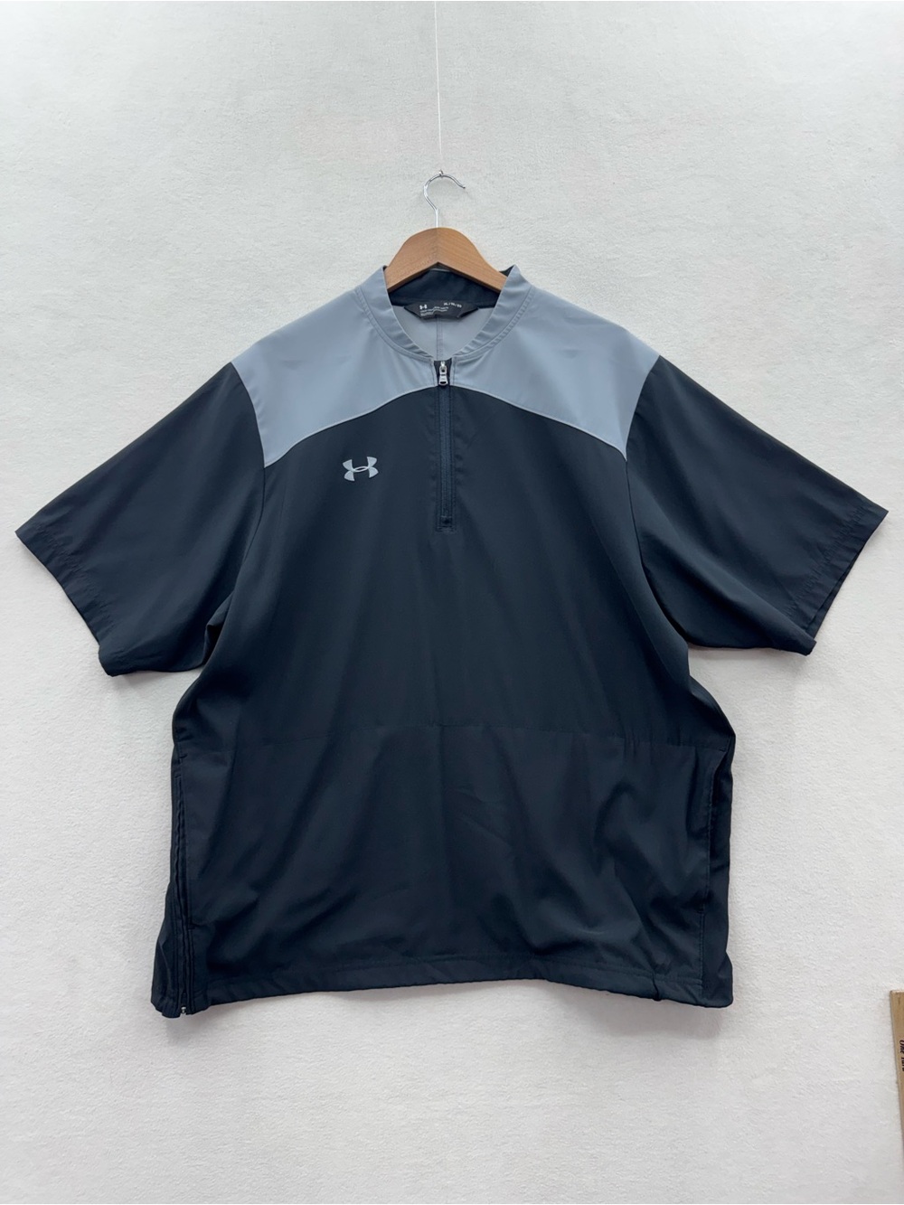 Under Armour Mens XL Black Short Sleeve 1/4 Zip Pullover Windbreaker Jacket